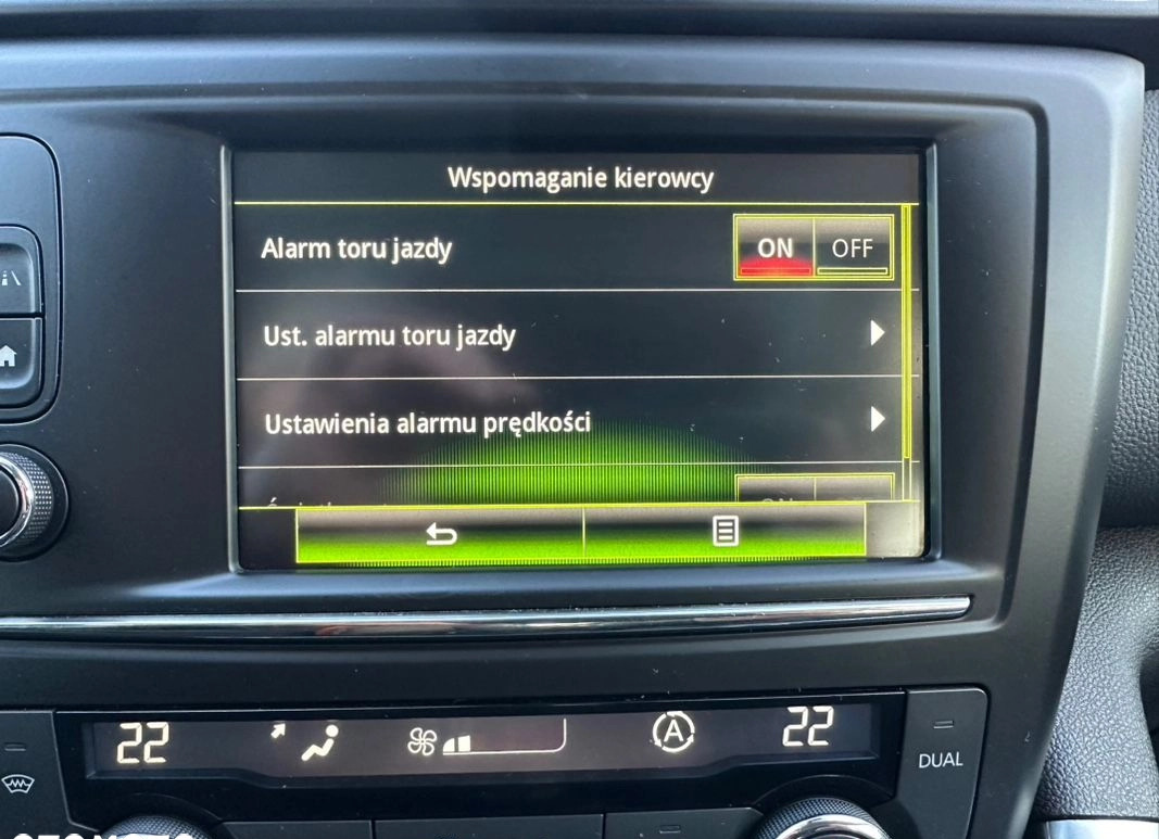 Renault Kadjar cena 59989 przebieg: 137070, rok produkcji 2016 z Piaseczno małe 781
